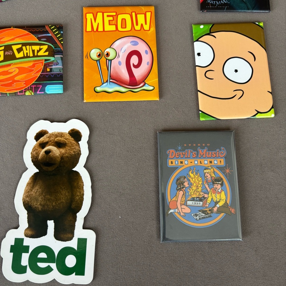 Assorted Cartoon and Movie Magnets - Picture 5 of 15